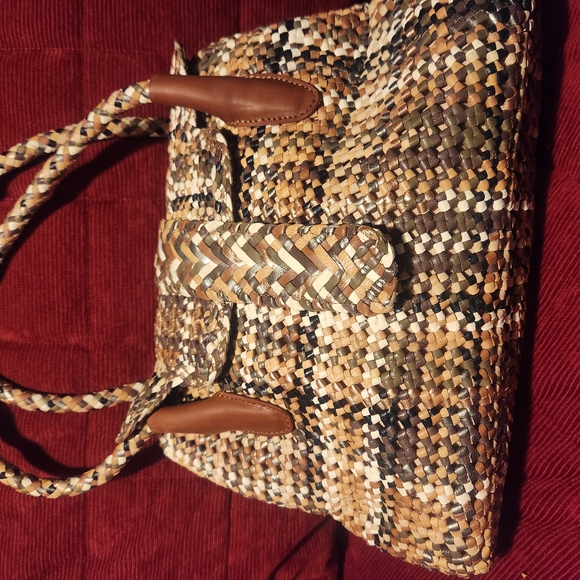Woven Tan and Brown Handbag - Picture 7 of 8